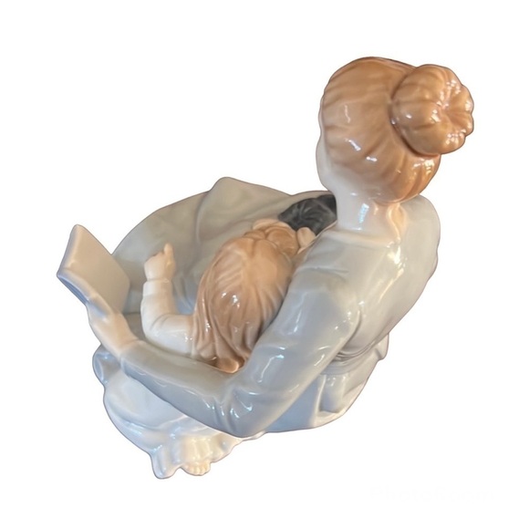 1984 AVON A Mothers Touch Porcelain Figurine Vintage Mothers Day - Picture 3 of 4